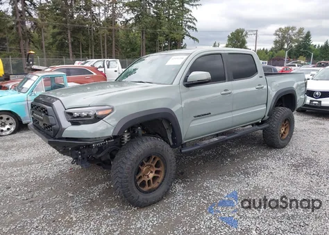 2023 Toyota Tacoma Trail Edition z USA, uszkodzony, nr VIN 3TYCZ5AN5PT132399